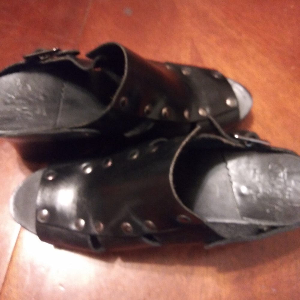 LJ SIMONE SANDAL - Picture 2 of 3